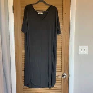 Carly Jean Los Angeles Basics Favorite Midi dress